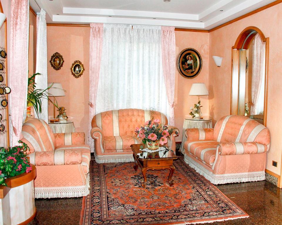 Hotel Giovanella Беллария-Иджеа-Марина Экстерьер фото