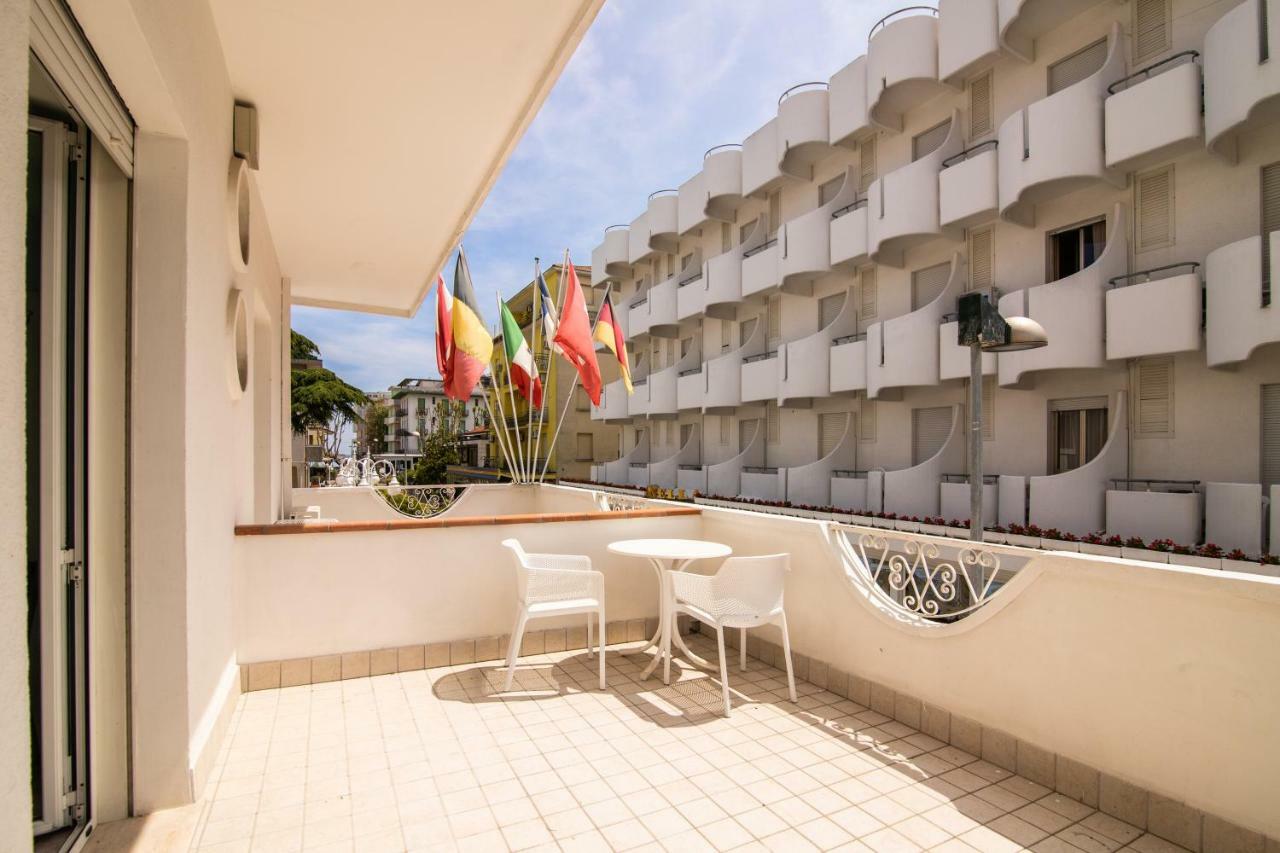 Hotel Giovanella Беллария-Иджеа-Марина Экстерьер фото